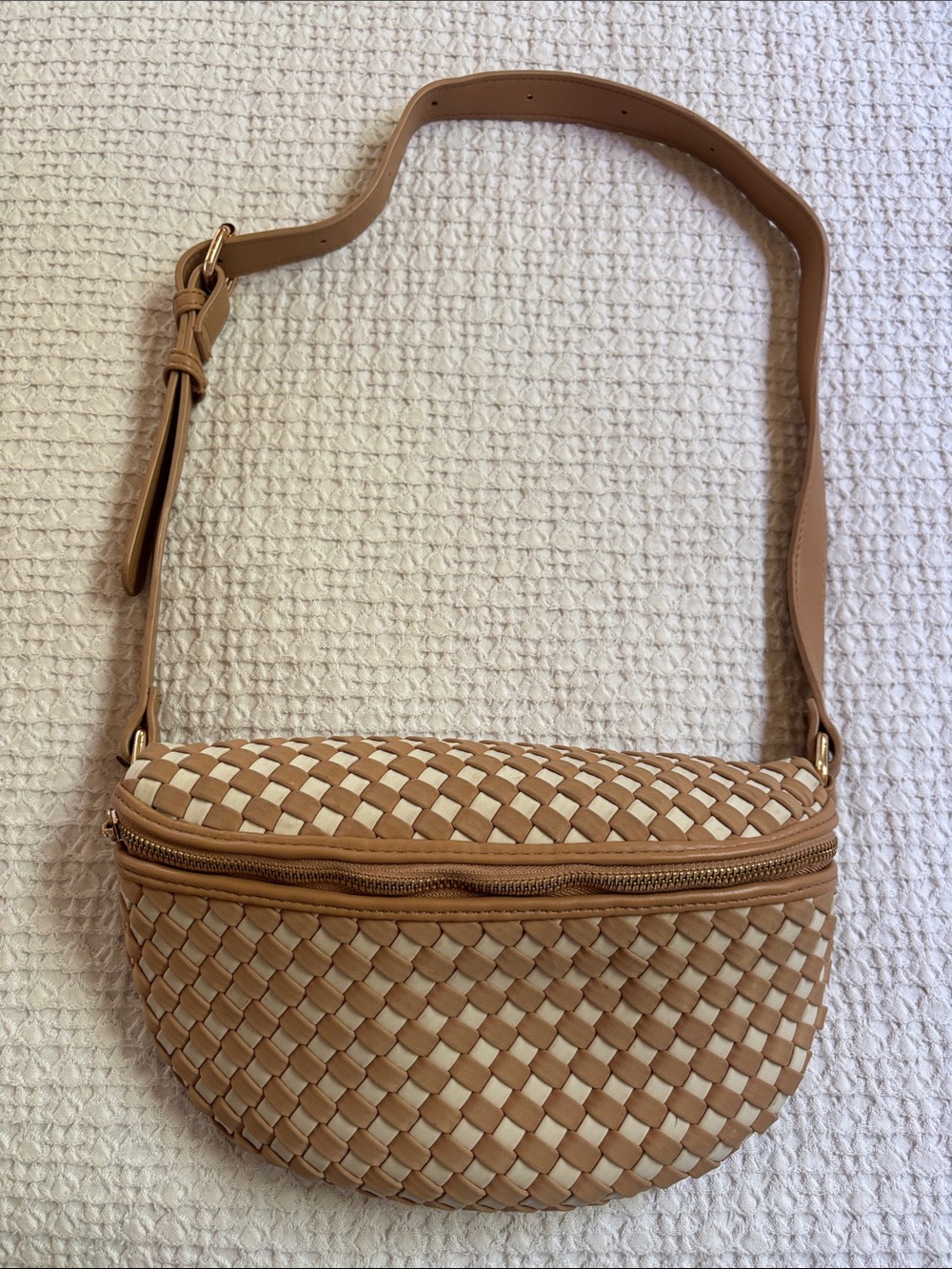 Shiraleah Tan & Cream Woven Crossbody Bag